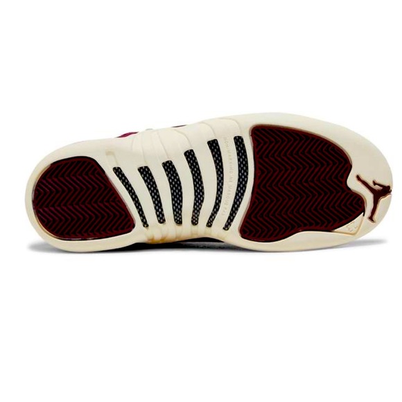 2017 AIR JORDAN 12 RETRO GS 'BORDEAUX' - Picture 2 of 5